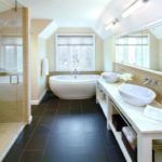 Contemporary-bathroom-with-floor-tiles-that-offer-a-stylish-contrast